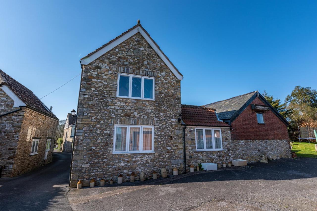Valley Farm Holiday Cottages 阿克斯明斯特 外观 照片
